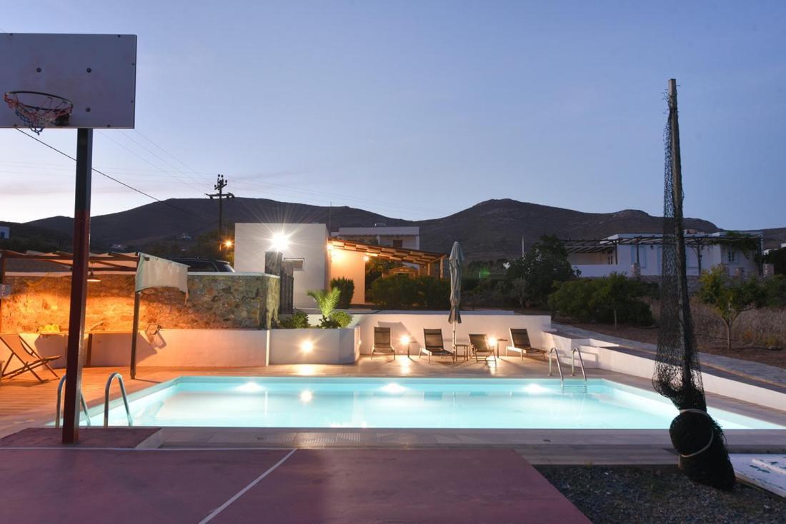 Flora'S Beach And Pool Villa In Syros Liaropa Bagian luar foto