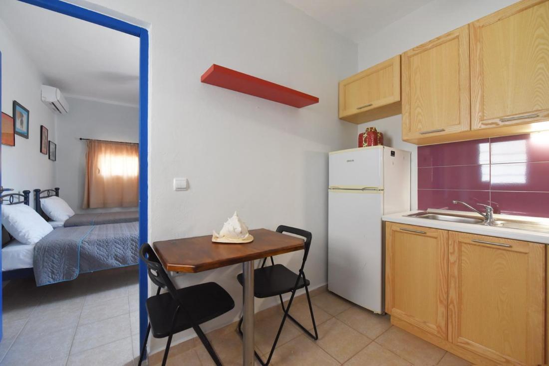 Flora'S Beach And Pool Villa In Syros Liaropa Bagian luar foto